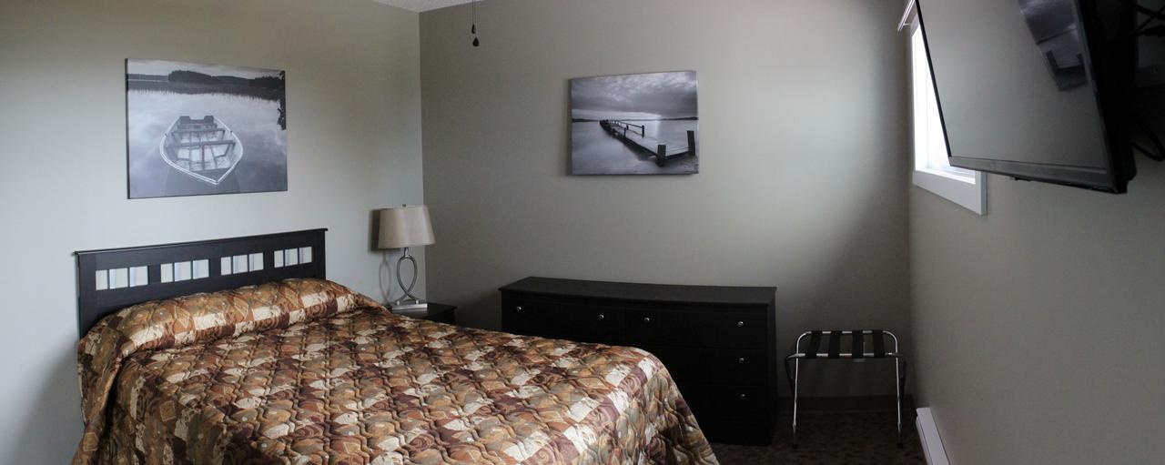 Alberta Beach Inn And Suites Buitenkant foto