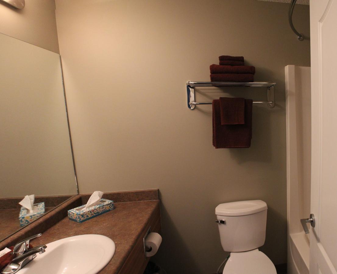 Alberta Beach Inn And Suites Buitenkant foto